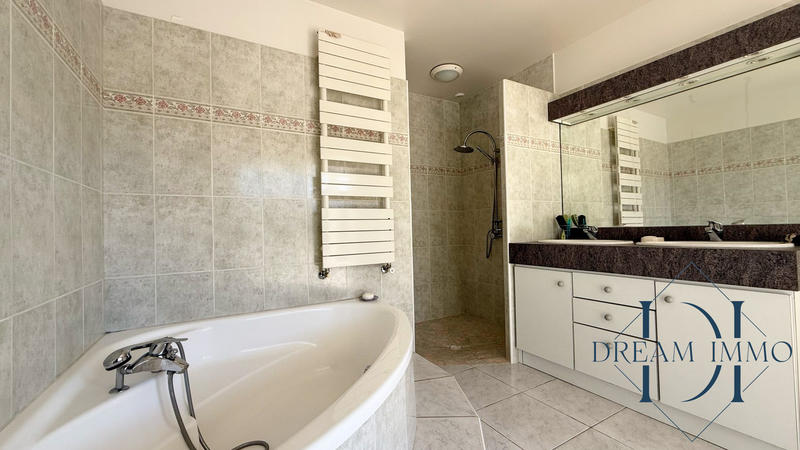 Maison - 139 m² - 5 pièces