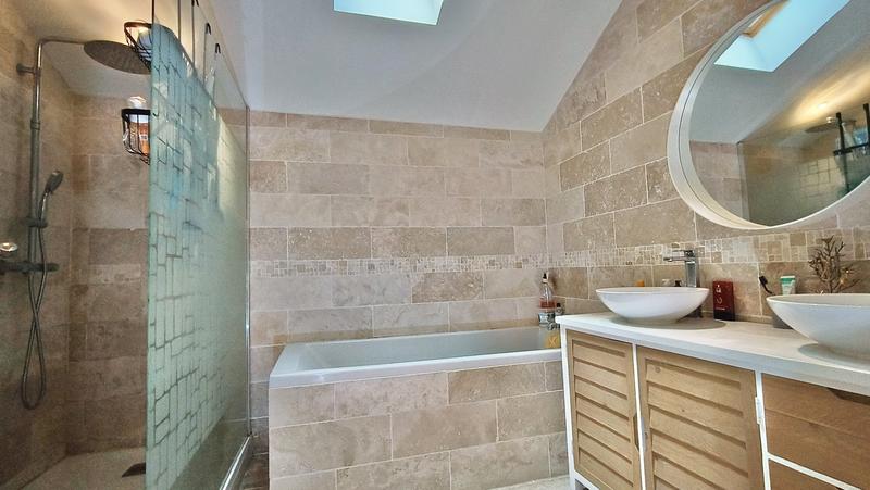 Appartement - 171 m² - 6 pièces