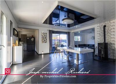 Maison - 183 m² - 6 pièces