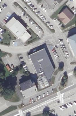 Local commercial - 675 m² - 4 pièces