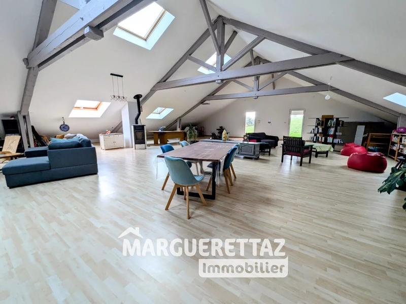 Maison - 422 m² - 7 pièces