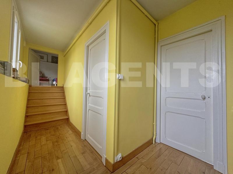 Maison - 250 m² - 4 pièces