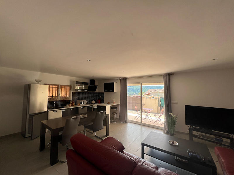 Maison - 238 m² - 8 pièces