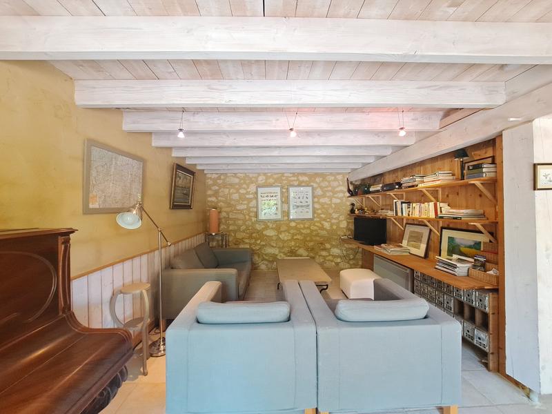 Maison - 362 m² - 9 pièces