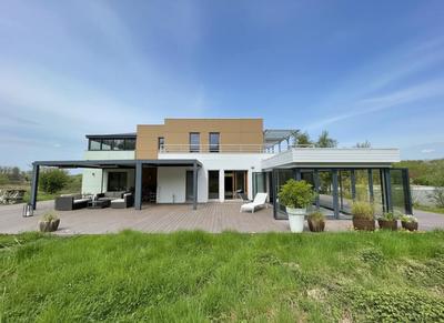 Maison - 210 m² - 7 pièces