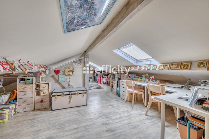 Pavillon - 130 m² - 5 pièces