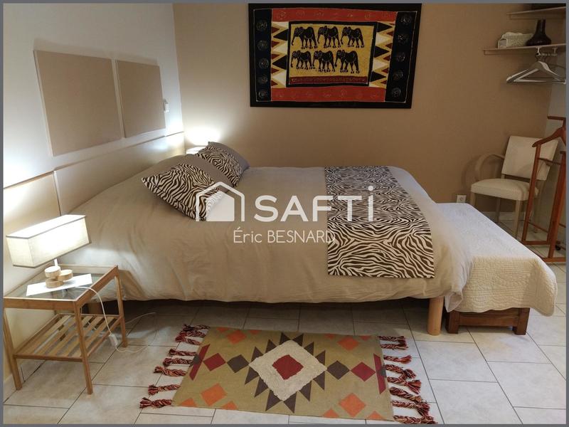 Maison - 305 m² - 12 pièces