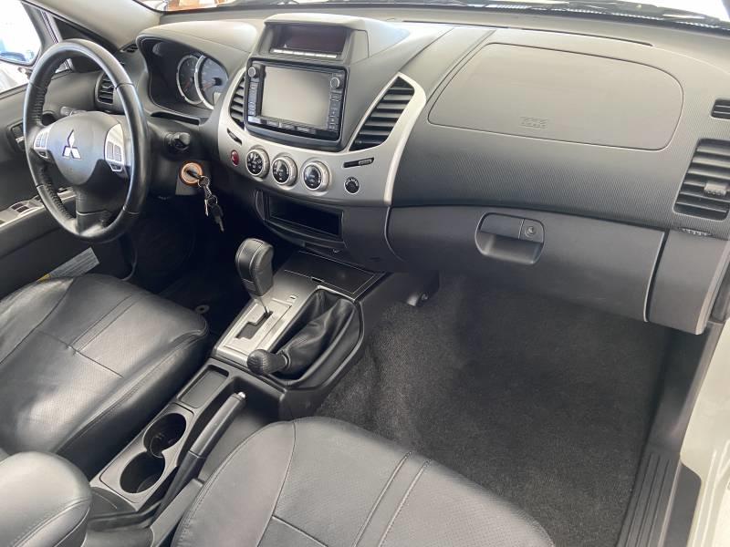 Mitsubishi Pick-up L200 Double Cabine 2.5 Td 178 Dble Cab Instyle Navi a