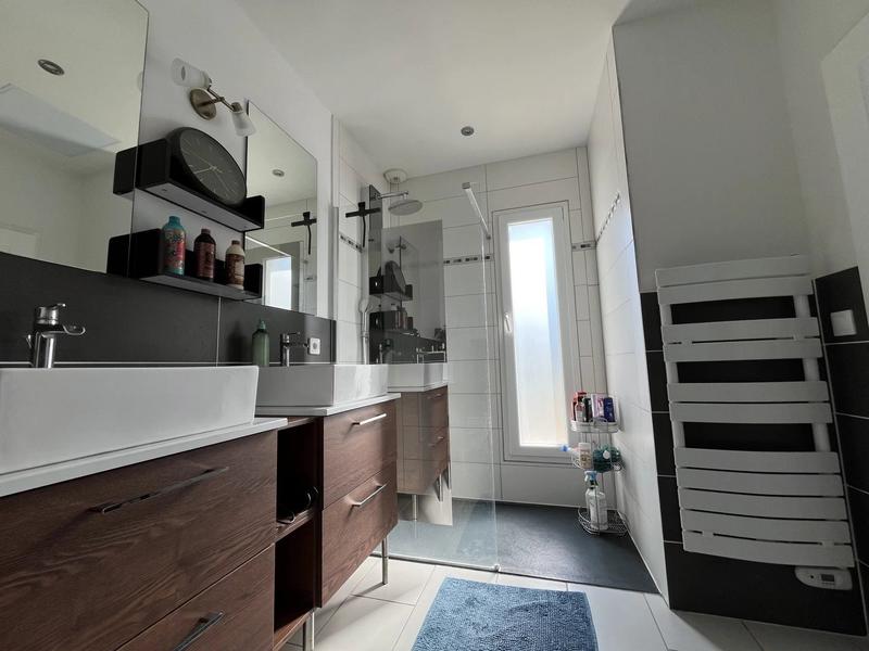 Maison - 145 m² - 6 pièces