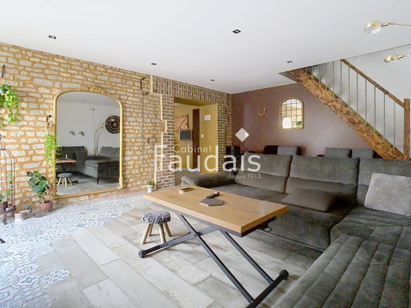 Maison - 200 m² - 7 pièces