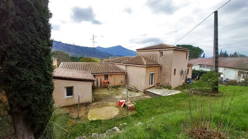 Villa - 137 m² - 6 pièces