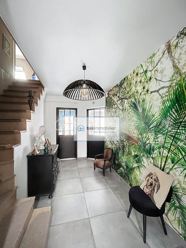 Maison traditionnelle - 345 m² - 6 pièces