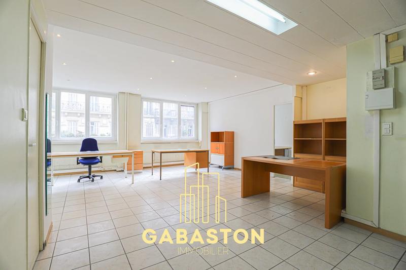 Bureau - 125 m² - 6 pièces