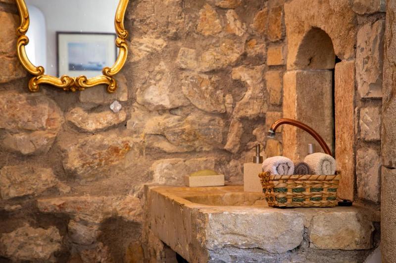 Maison - 342 m² - 9 pièces