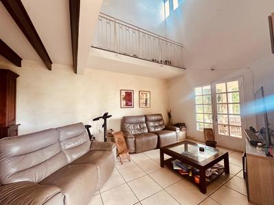 Maison - 264 m² - 7 pièces