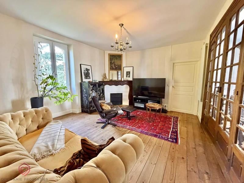 Maison - 286 m² - 11 pièces