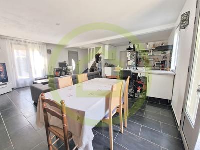 Maison - 96 m² - 6 pièces