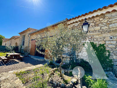 Maison - 568 m² - 12 pièces