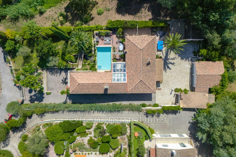 Villa - 300 m² - 9 pièces