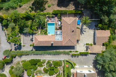 Villa - 300 m² - 9 pièces