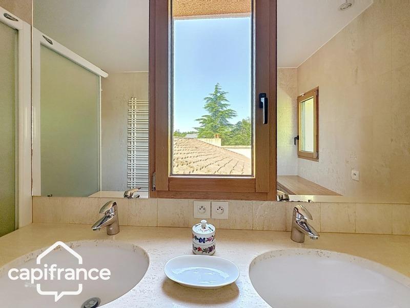 Maison - 291 m² - 12 pièces