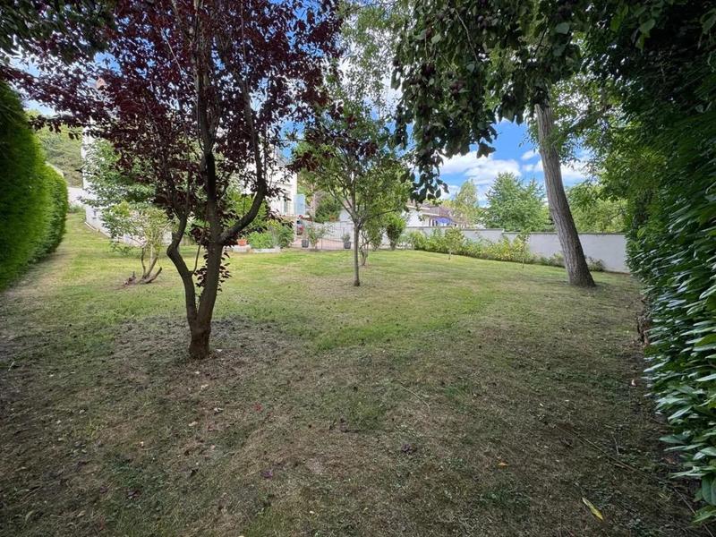 Maison - 213 m² - 6 pièces