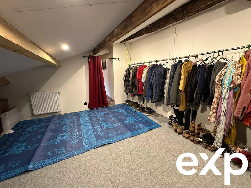 Maison - 239 m² - 8 pièces