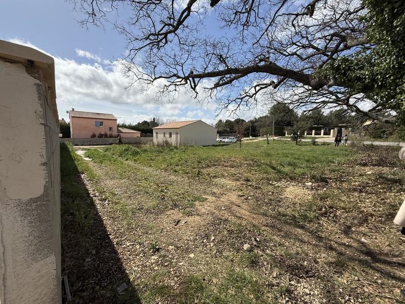 Terrain constructible - 900 m²