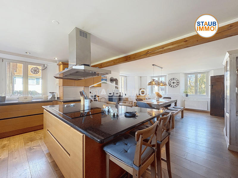 Maison - 243 m² - 7 pièces