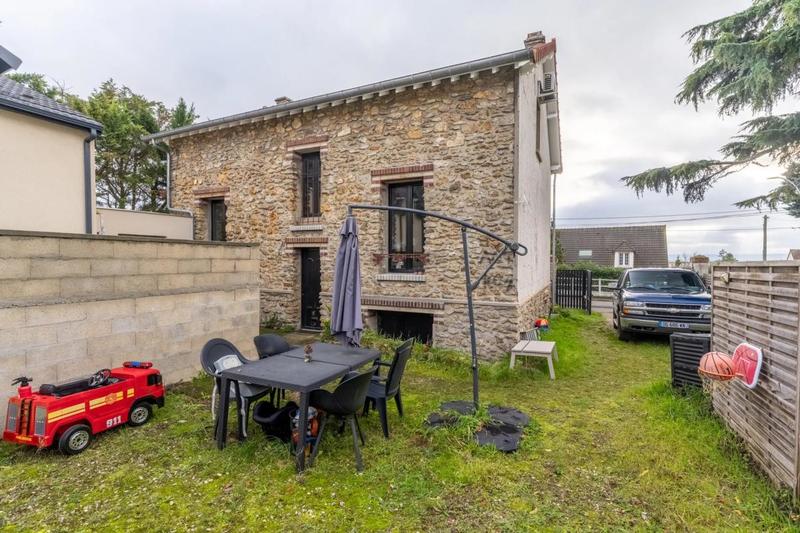 Maison - 140 m² - 5 pièces