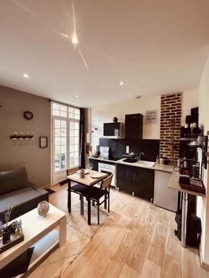 Corps de ferme - 230 m² - 8 pièces