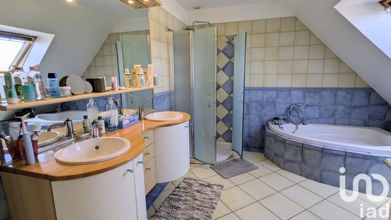 Maison - 180 m² - 7 pièces