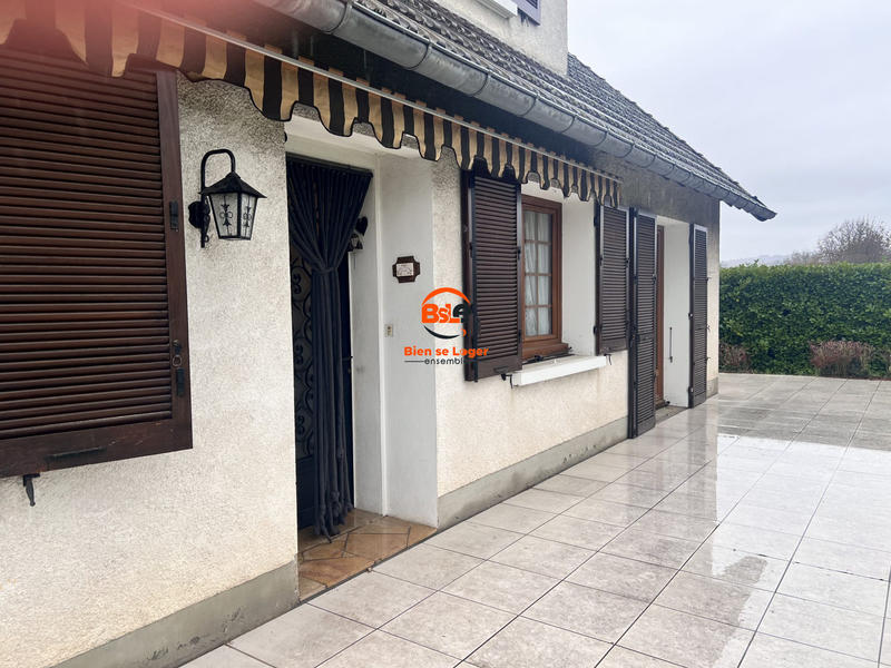 Maison traditionnelle - 144 m² - 6 pièces