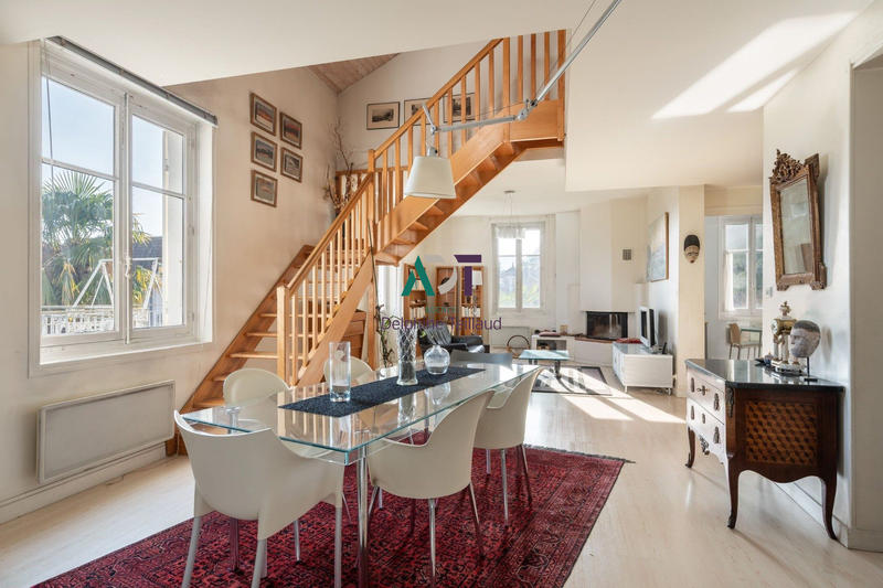 Appartement - 130 m² - 6 pièces