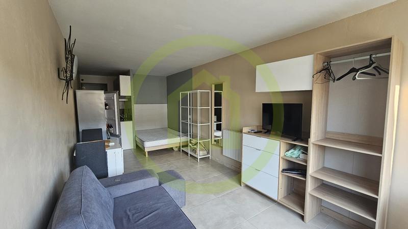 Studio - 25 m² - 1 pièce