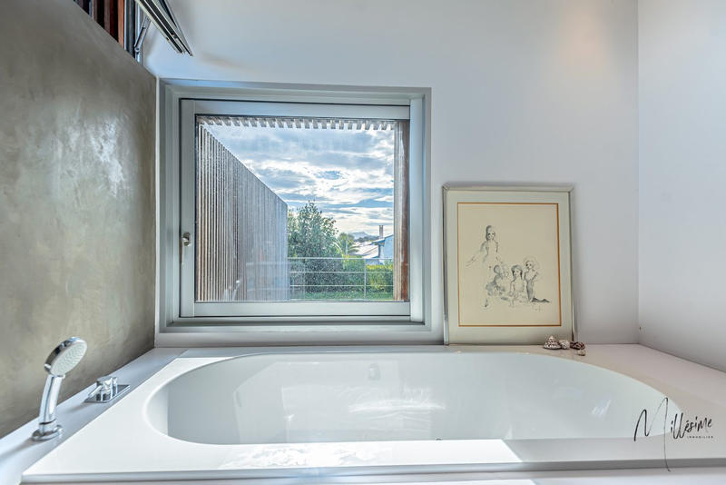 Maison - 290 m² - 6 pièces