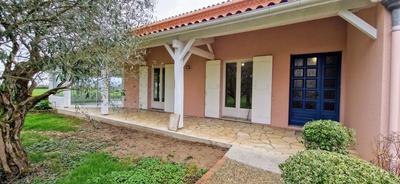 Maison - 210 m² - 6 pièces