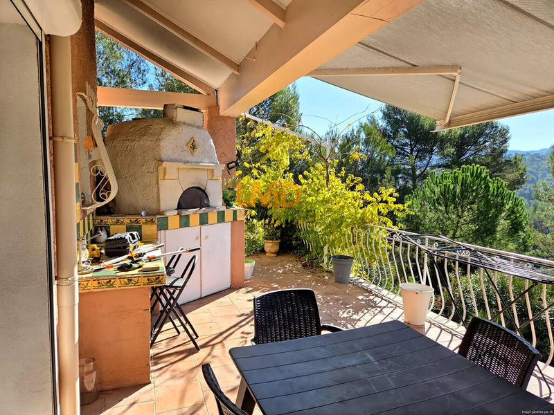 Propriété - 181 m² - 7 pièces