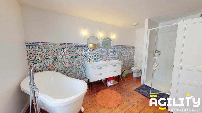 Maison - 272 m² - 7 pièces