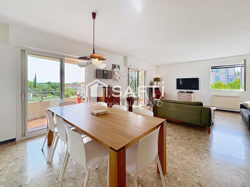 Maison - 220 m² - 7 pièces