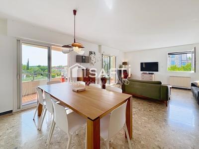 Maison - 220 m² - 7 pièces