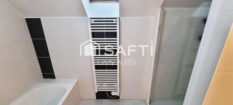 Maison - 180 m² - 8 pièces