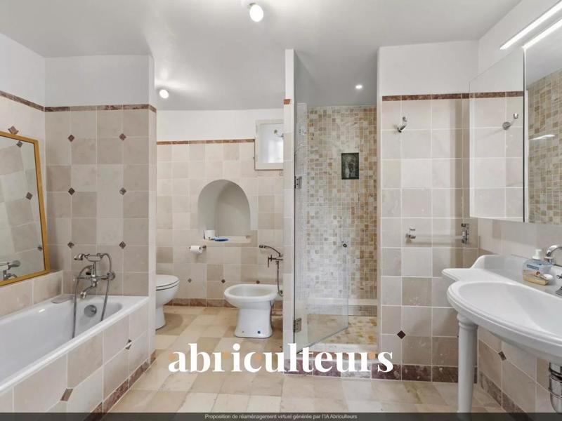 Mas - 345 m² - 11 pièces