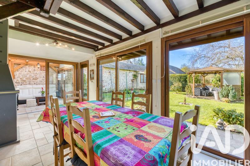 Maison - 237 m² - 13 pièces