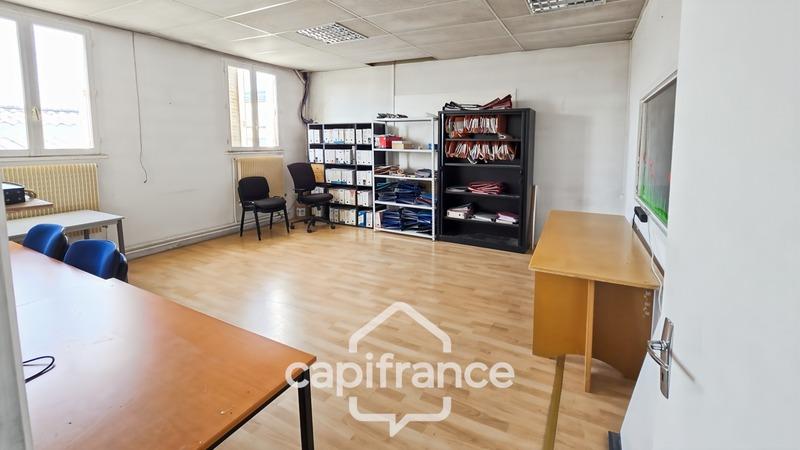 Bureau - 1 200 m² - 20 pièces