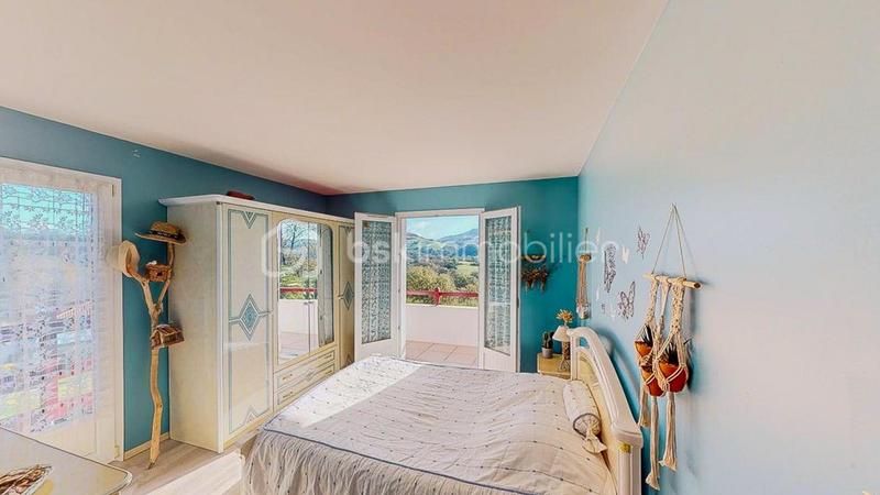 Maison - 311 m² - 10 pièces