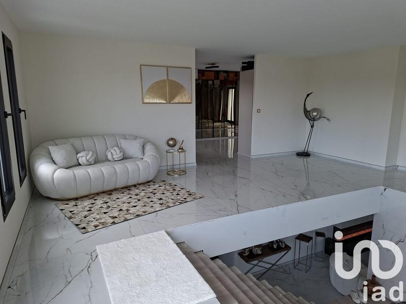 Maison de maîtres - 300 m² - 7 pièces