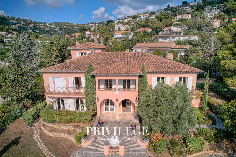 Bastide - 775 m² - 11 pièces