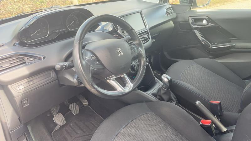 Peugeot 208 1.2 PureTech 82 Signature