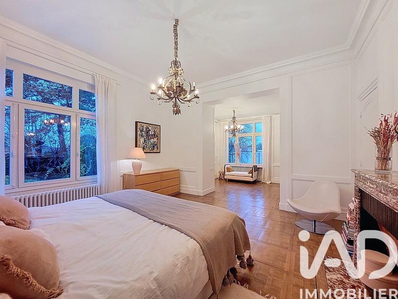 Maison - 415 m² - 13 pièces